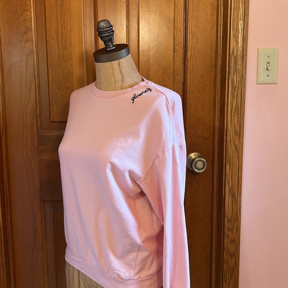 Divided Tops - EUC H & M Divided Pink crewneck Size S